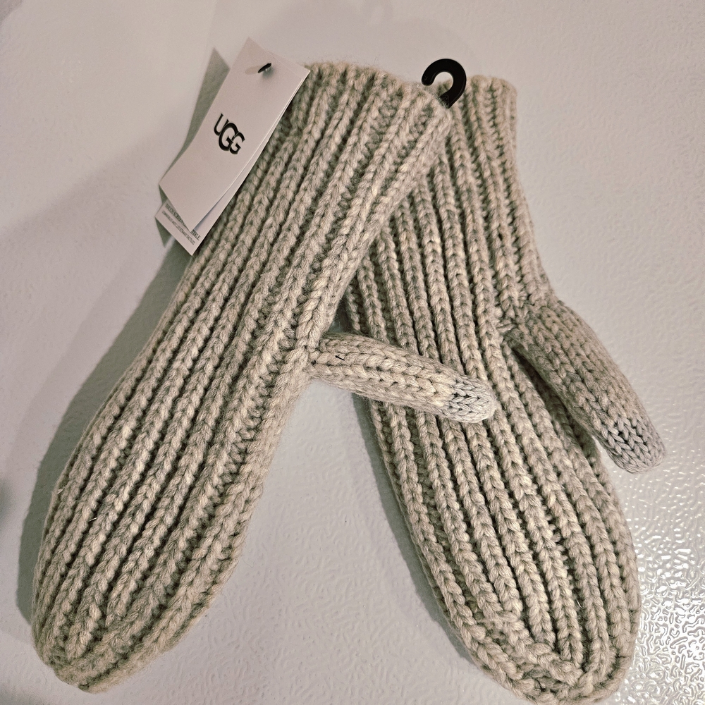 UGG Cream Knit Mittens